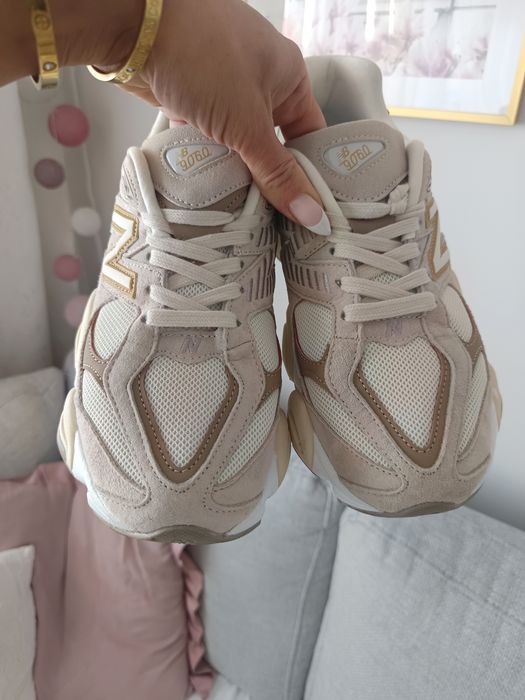 New balance 9060 beż pudrowy rozm 40 owe