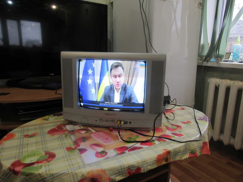 телевізор sharp 14D2-SA