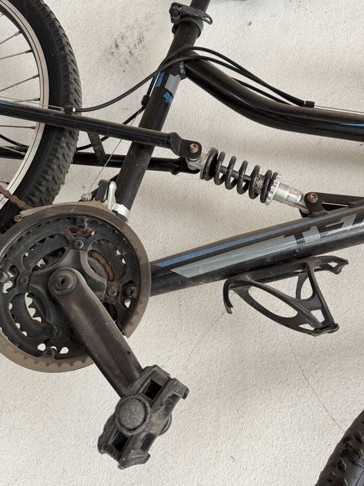 Bicicleta com suspensão completa roda 26