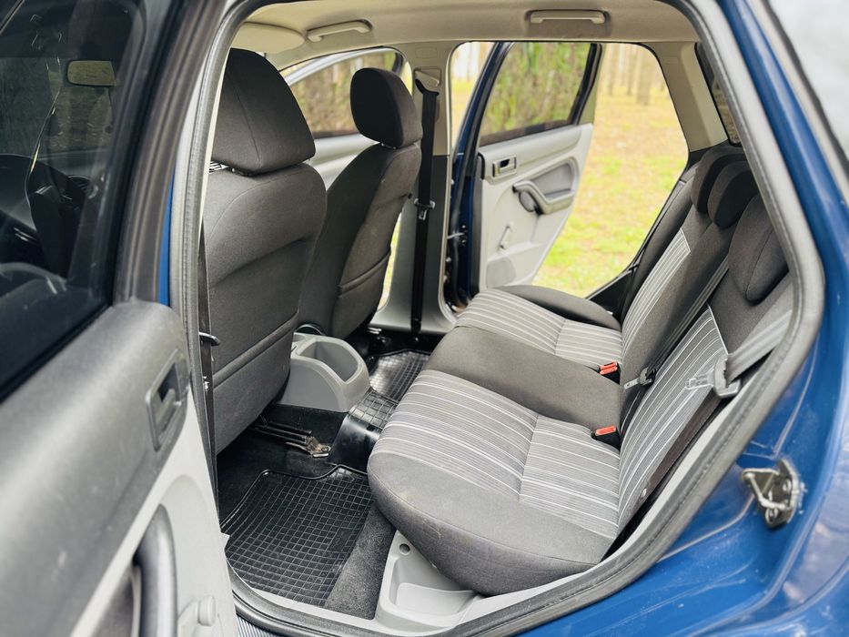 Ford Focus 1.6 Duratec Titanium 2011 рік Official