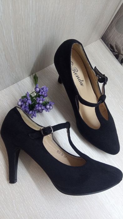 Туфлі на каблуку