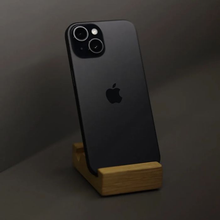 iPhone 15 128GB  — рабочий, аккуратный, без сколов. Neverlock