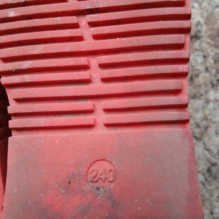 Продам женские туфли.