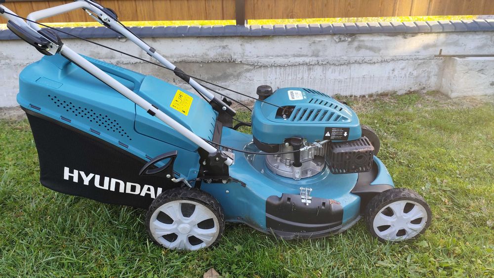 Газонокосарка бензинова самохідна Hyundai