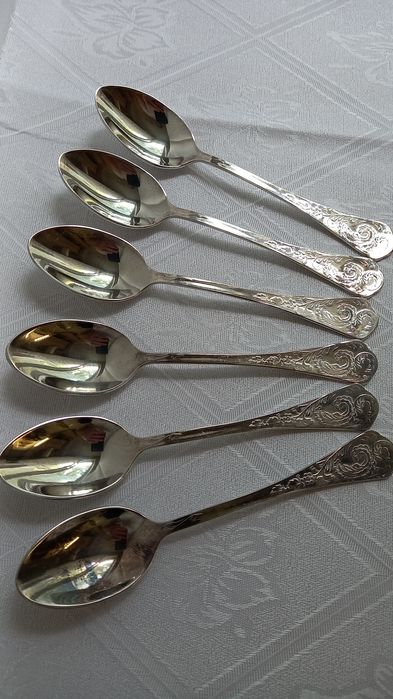 Столовые приборы.