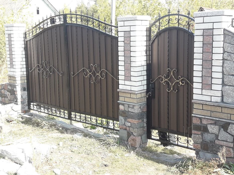 Ворота ковані,відкатні,хвіртки,решітки на вікна,козирки,навіси,сходи