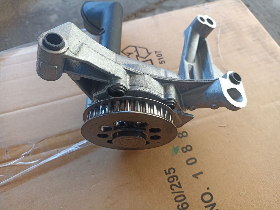 Масляний насос Кадді Caddy 1.6