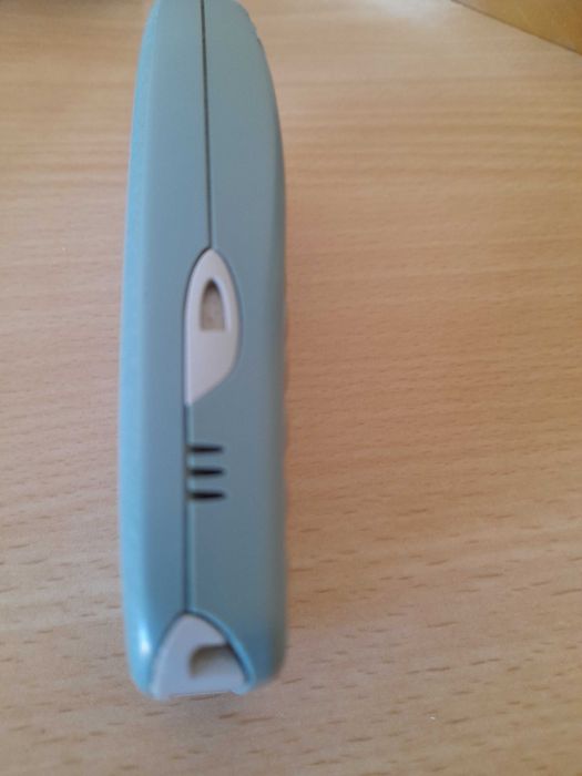 Para colecionadoresTelemovel Nokia 3410 a funcionar com o carregador