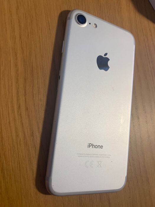 iPhone 7 branco 32GB em bom estado