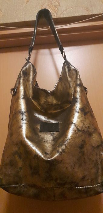Damska torebka pozłacana