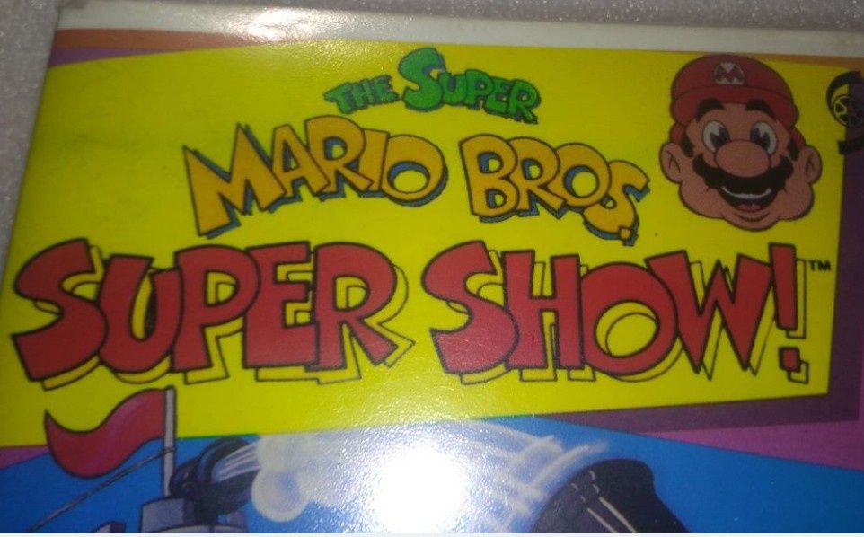 Antiga cassete VHS Super Mário - Raro
idioma em português / brasileiro.