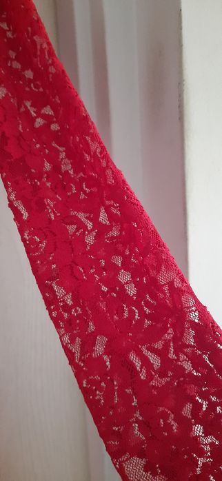 Sukienka koronkowa czerwona