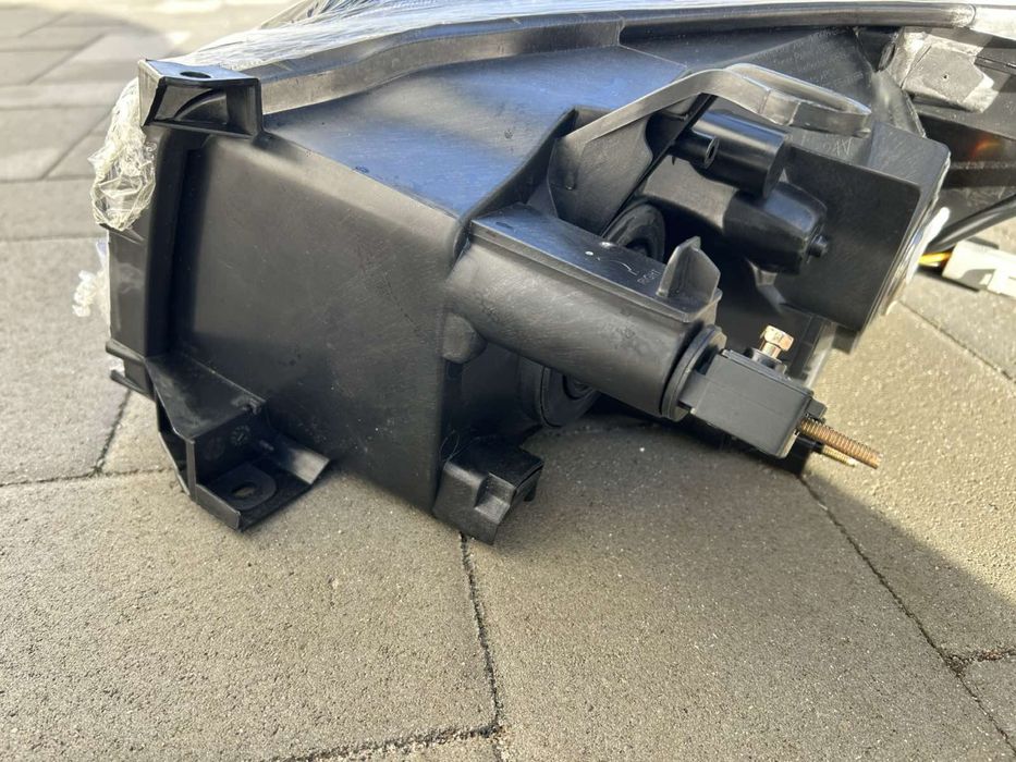 Фара Toyota Rav Рав 4 2005-2008  USA 8113042370