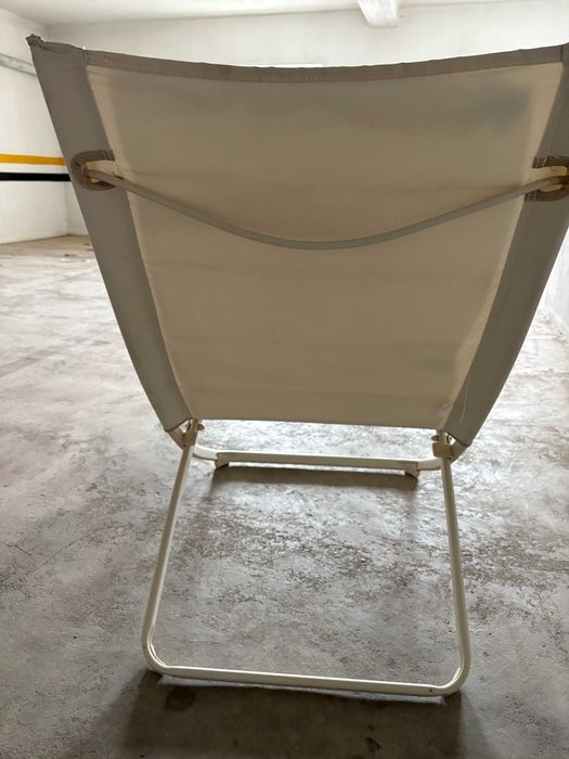 Cadeira de jardim dobrável e articulado bege