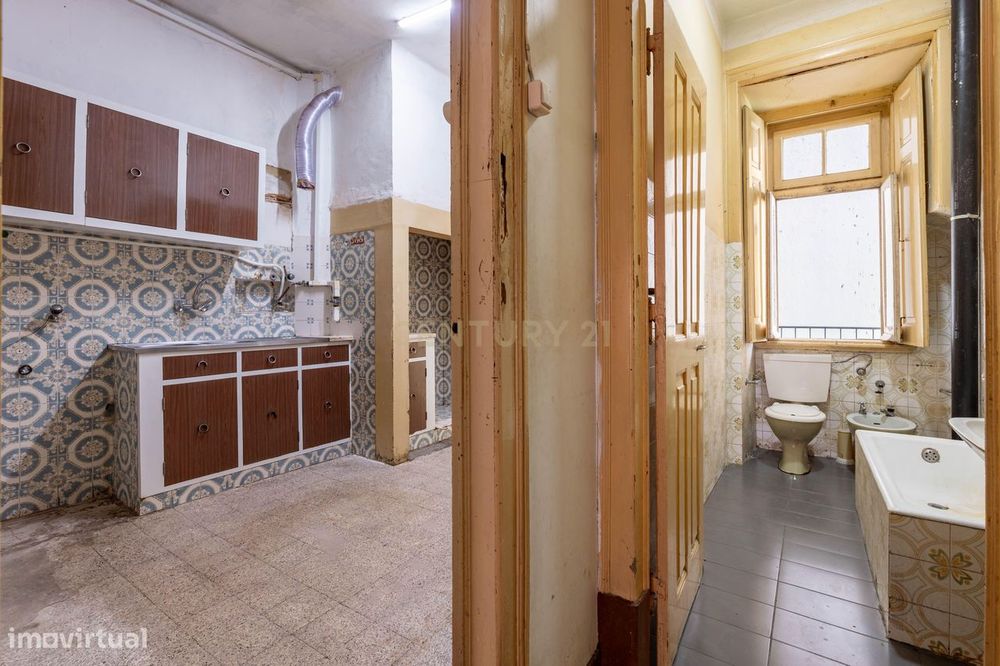 Charme Clássico | 185 m² | Varanda | Estrela - Lisboa
