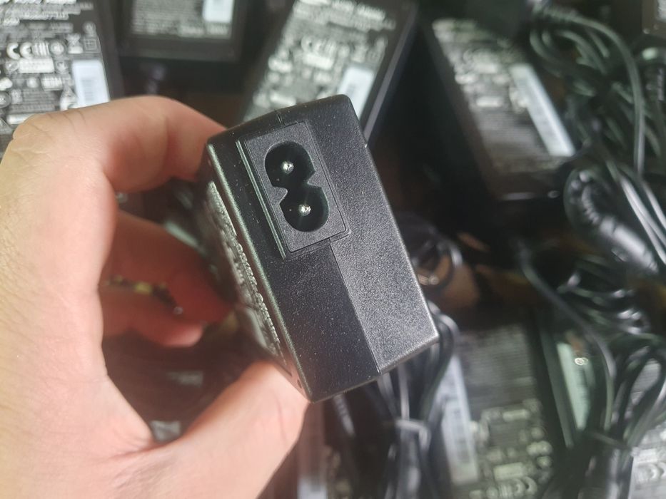 Зарядка зарядное блок питания живлення Samsung 14v/4.14a 58w оригінал