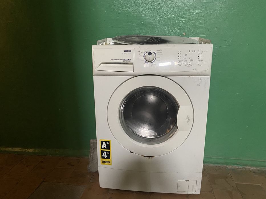 пральна машинка Zanussi до 4 кг