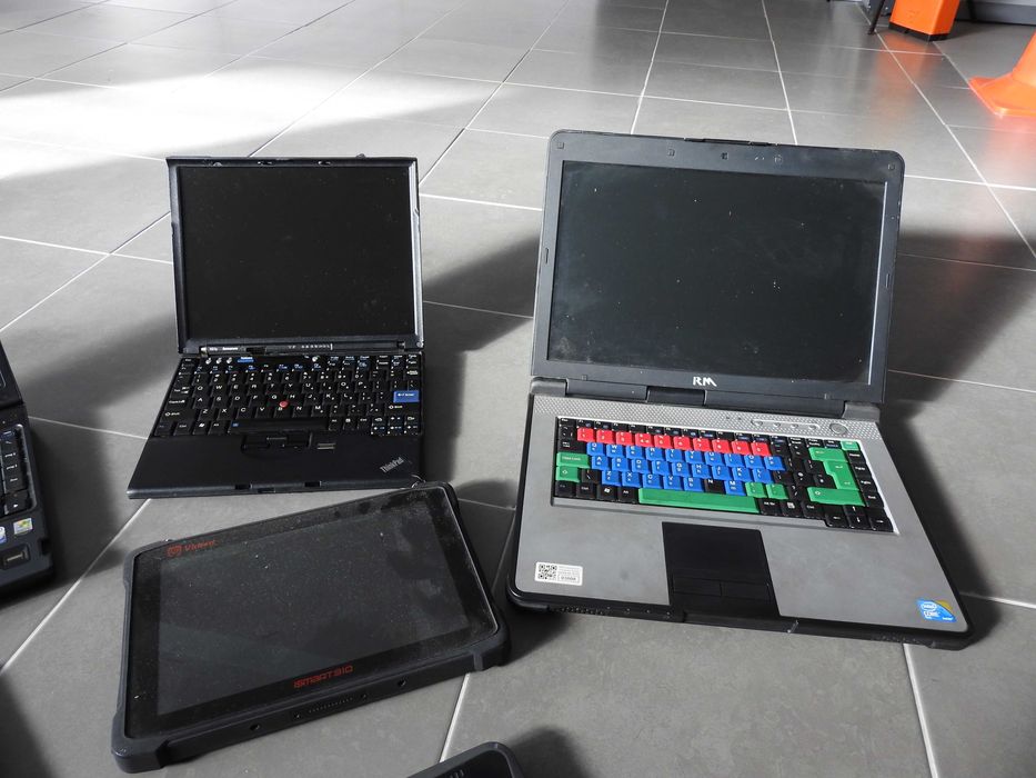 Lote computadores portáteis e tablets windows e android