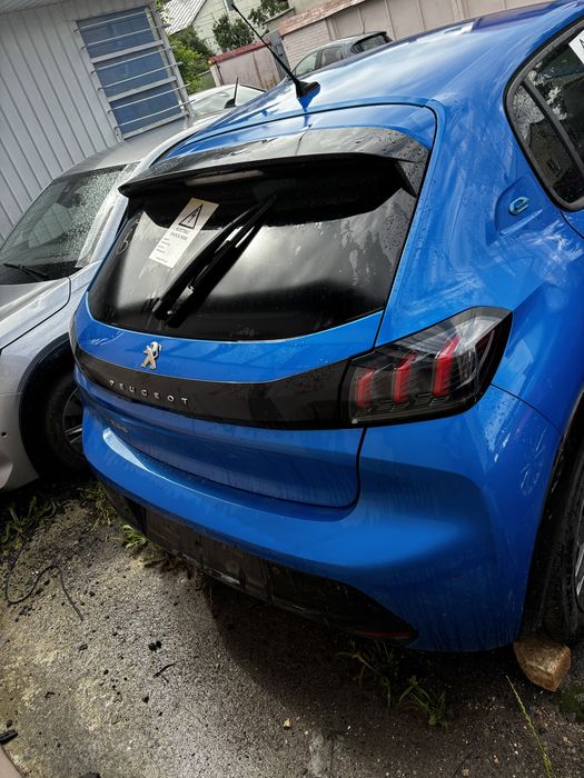 Шрот розборка запчастини Пежо Peugeot 208 e електро