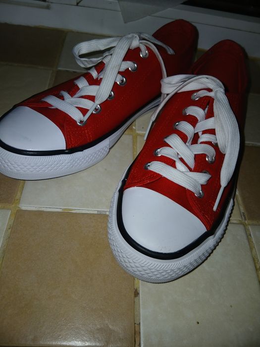 Нові жіночі кеди