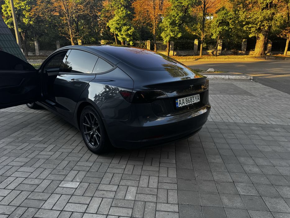 Продам TESLA 3 LONG RANGE 2018