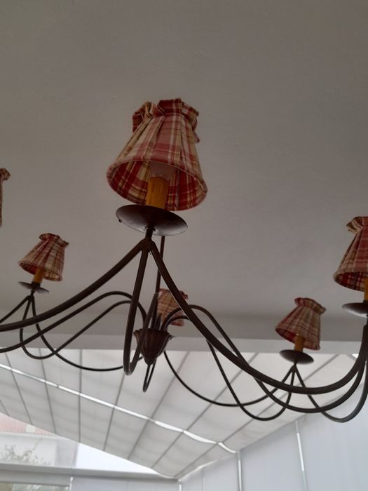 Candeeiro de teto com 6 abajours