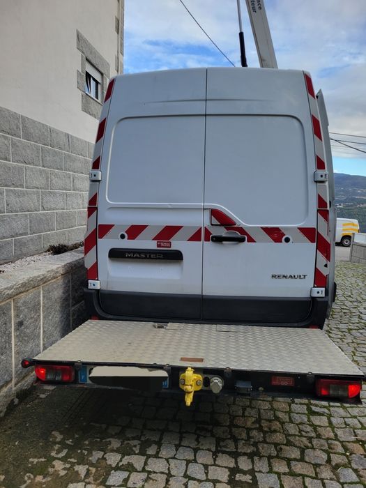 Renault master grua cesto