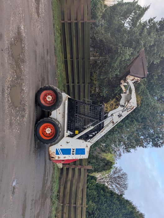 Miniładowarka Bobcat 743