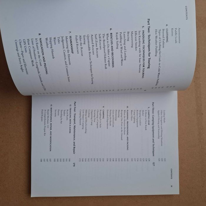 "Complete Sea Kayak Touring" de Jonathan Hanson