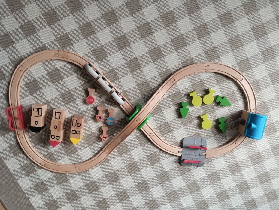 Lillabo IKEA 2 zestawy i pociąg na baterię