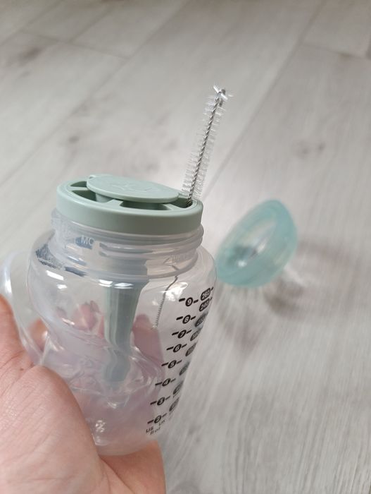 Дитячі пляшечки  tommee tippee