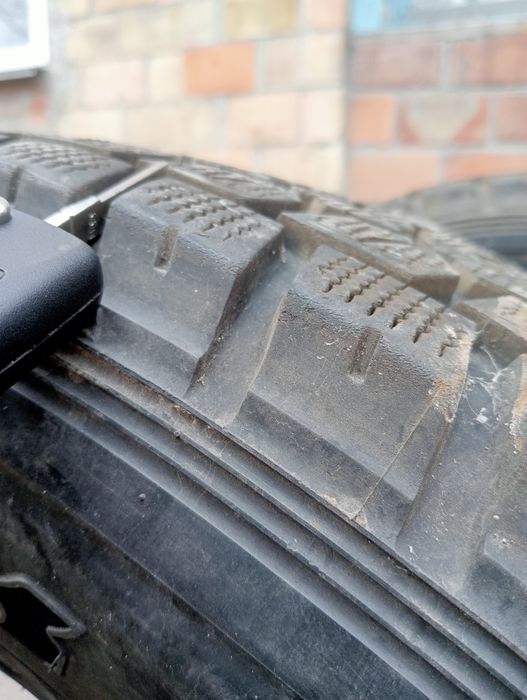 Гума Dunlop 275/65/R17 вживана ціна за пару