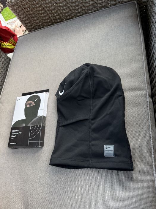Czarna kominiarka sportowa Nike Pro, uniwersalna, nowa