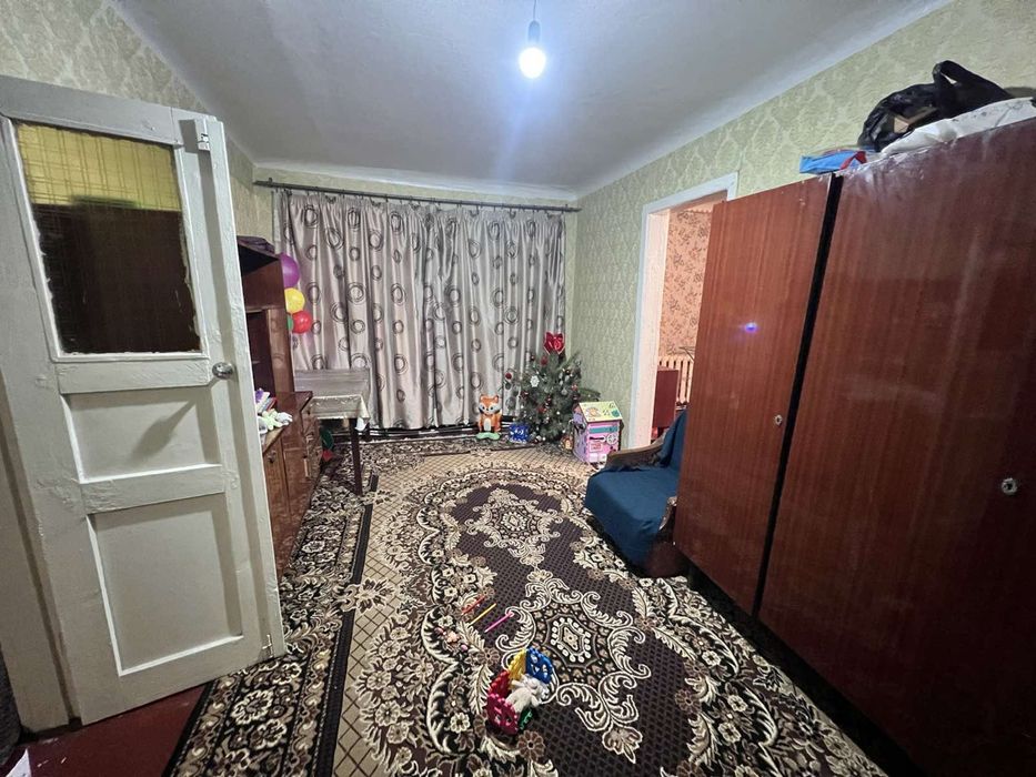 Продам двухкомнатную квартиру в смт Губиниха