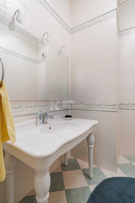 Продаж Квартира 5кім. 325м2 вул. Софіївська Дворівнева Газ Метро