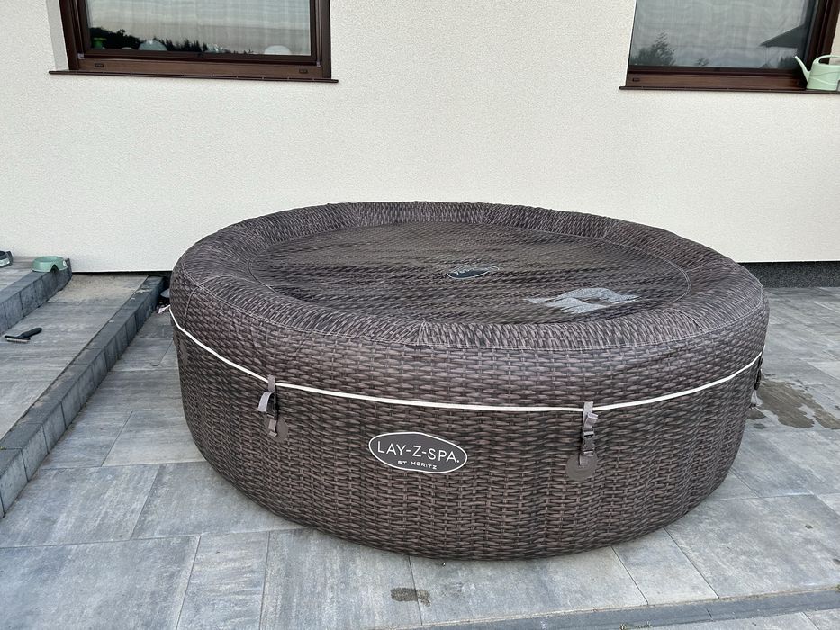 Jacuzzi BESTWAY Lay-Z-Spa St.Mortz
