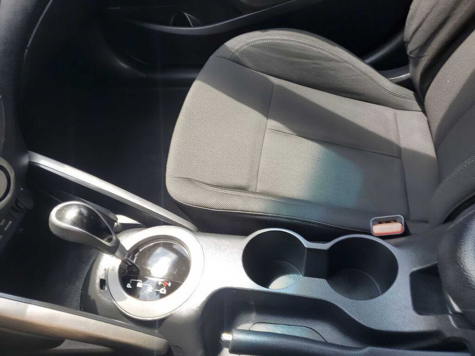 Hyundai Veloster      2015