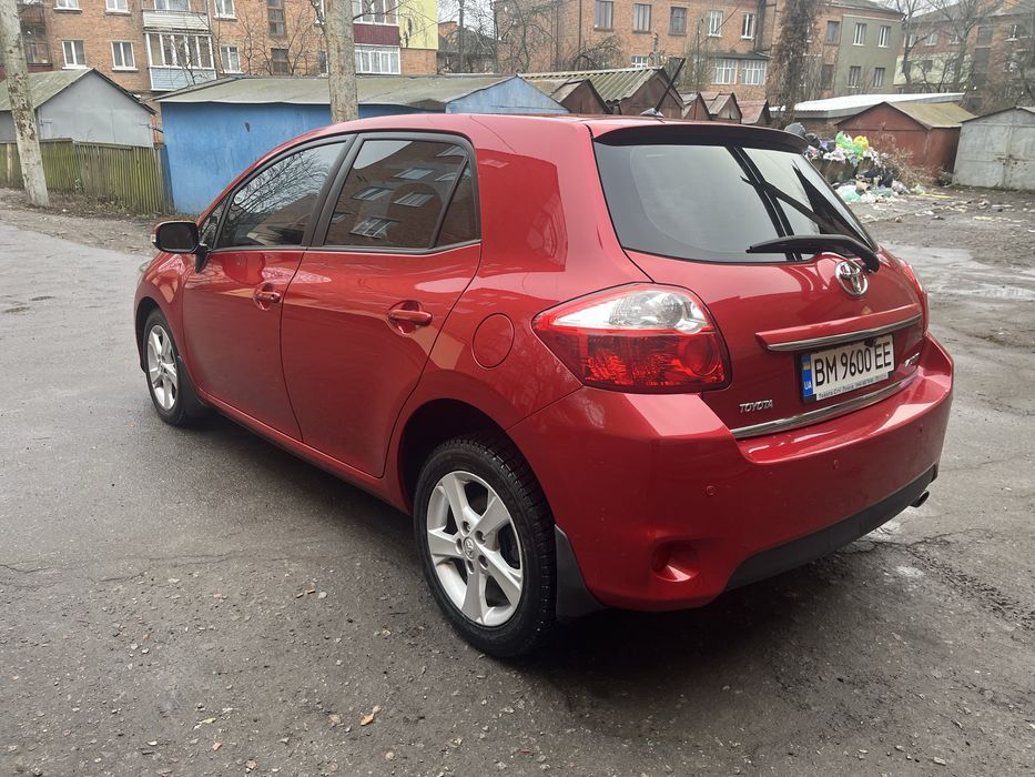 Toyota Auris 2012 (автомат)