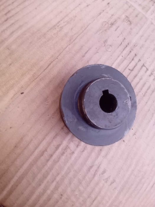 Polia com D externo 68mm, furo 14mm