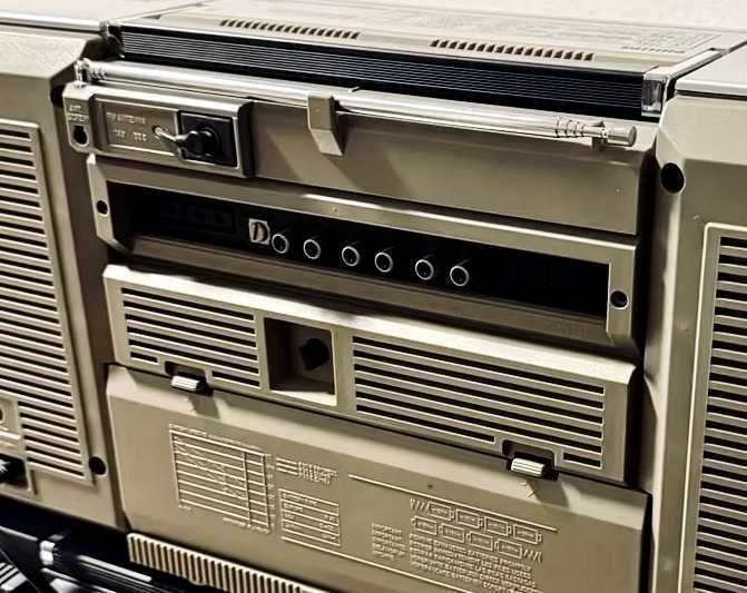 Philips D8614 бумбокс Austria 1982 — 61см, 8кг, 4 динамика, 3-моторный кассетник, ТО мастером | 9 из 10 из Германии