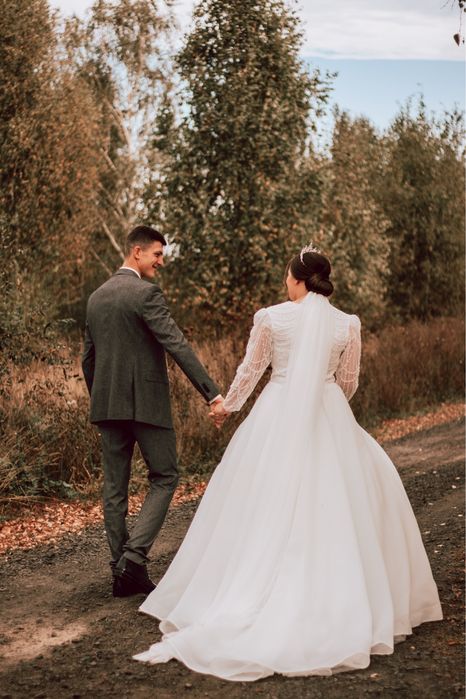 Продам Дуже Гарну Весільну сукню