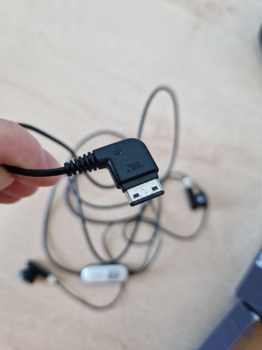 Słuchawki SAMSUNG- stary typ (sprawne,używane)