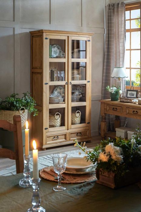 witryna do salonu z kolekcji HACIENDA - producent MEBLO-WOSK