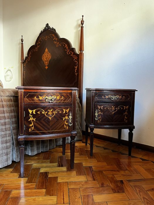 Conjunto mobilia de quarto (cama, cabeceira, armario e comoda)