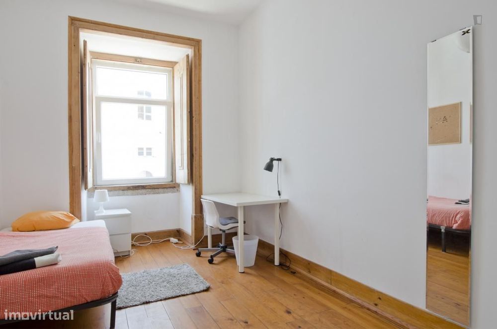 Quarto - localizado em Santa Apolónia Lisbon
