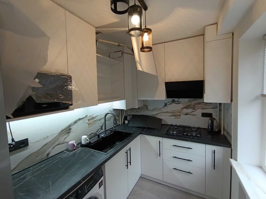 ПРОДАЖ 2-кімн. у центрі міста (А)