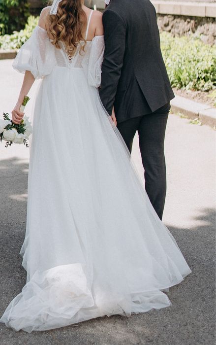 Продам весільну сукню