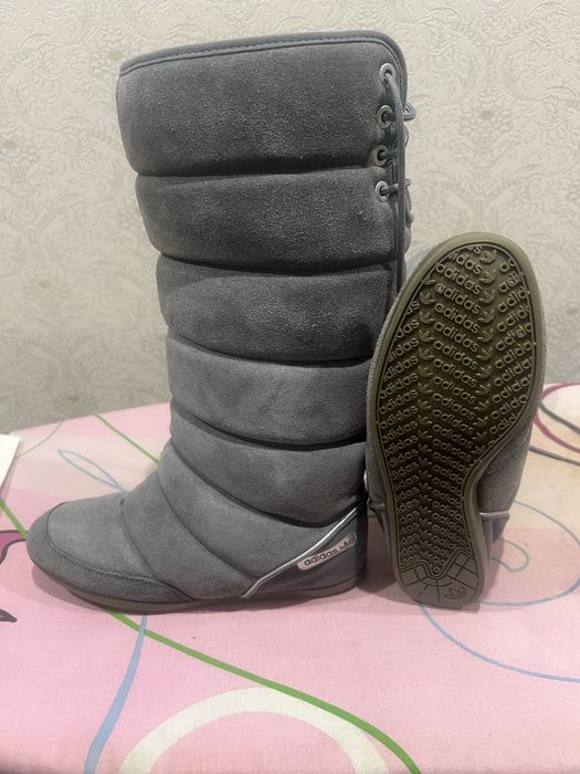 Чоботи жіночі зимові adidas б/в 38 розмір