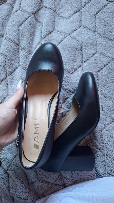 Туфлі жіночі підбори