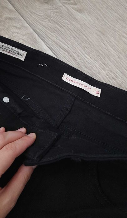 Джинси levis розмір 30